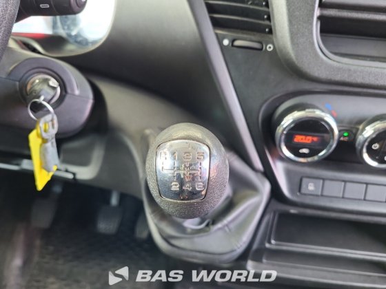 イヴェコ・デイリー 35C16 ボックスボディ