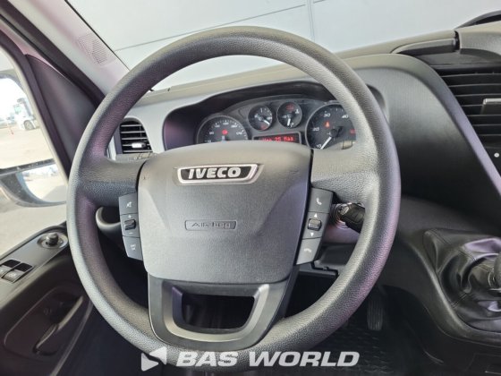 イヴェコ・デイリー 35C16 ボックスボディ