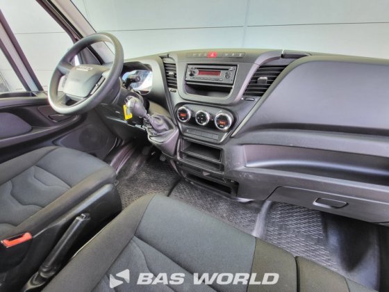 イヴェコ・デイリー 35C16 ボックスボディ