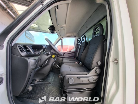 イヴェコ・デイリー 35C16 ボックスボディ