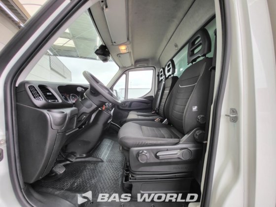 イヴェコ・デイリー 35C16 ボックスボディ