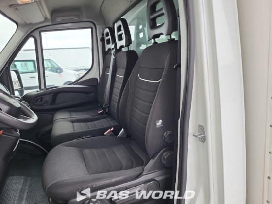 イヴェコ・デイリー 35C16 ボックスボディ