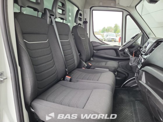 イヴェコ・デイリー 35C16 ボックスボディ