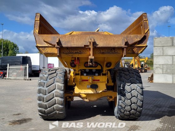 贝尔 B30 E 型自卸卡车