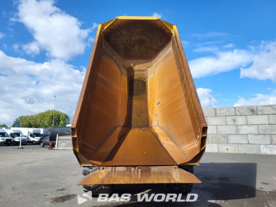 贝尔 B30 E 型自卸卡车