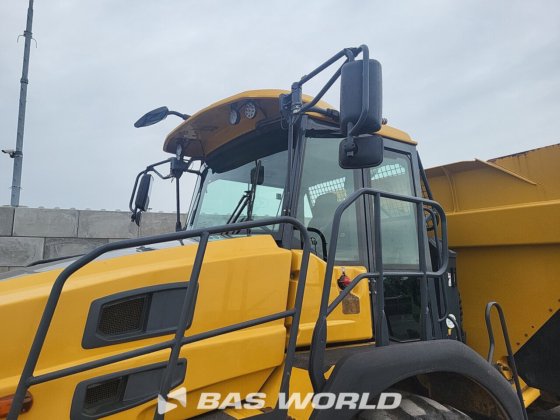 ベル B30 E ダンプトラック