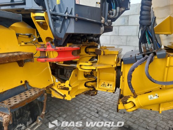 ベル B30 E ダンプトラック