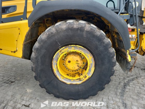 ベル B30 E ダンプトラック