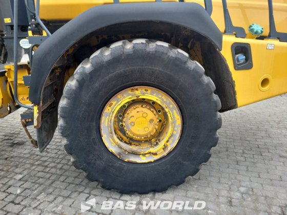 ベル B30 E ダンプトラック