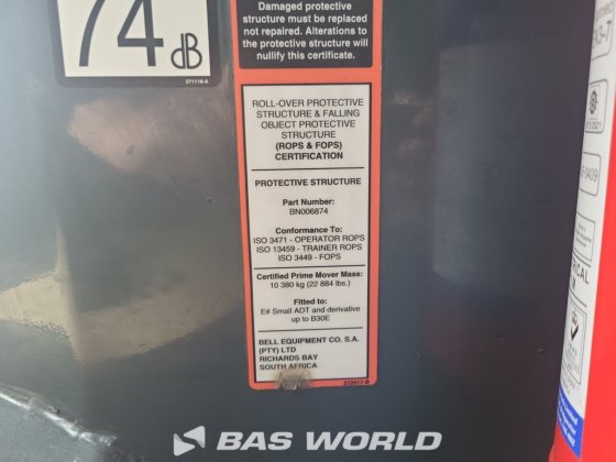 ベル B30 E ダンプトラック