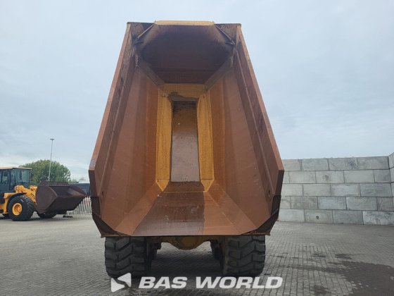 ベル B30 E ダンプトラック