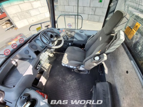 贝尔 B30 E 型自卸卡车