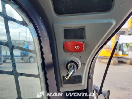 卡特彼勒 226 D3 滑移装载机