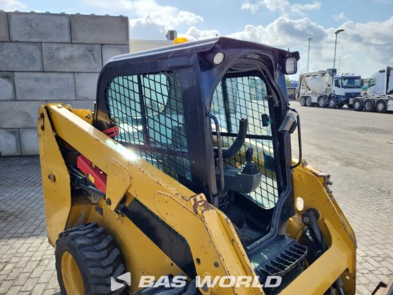 卡特彼勒 226 D3 滑移装载机