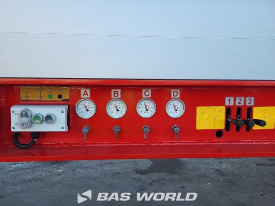 Kässbohrer 低装载半挂车