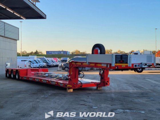 Kässbohrer 低装载半挂车