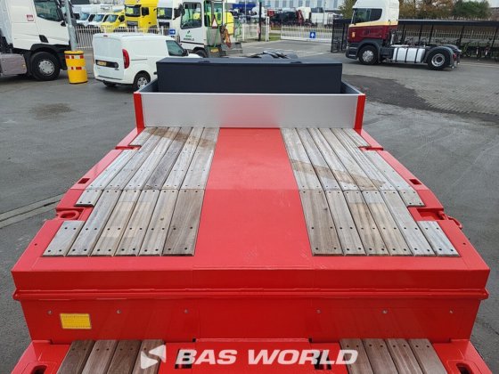 Kässbohrer 低装载半挂车