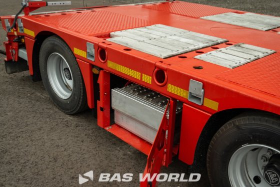 Kässbohrer 低装载半挂车