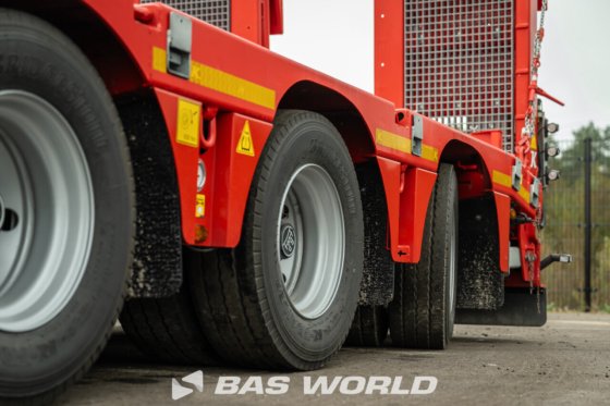 Kässbohrer LB4E 低装载机半挂车