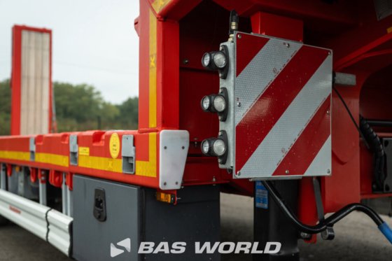 Kässbohrer 低装载半挂车