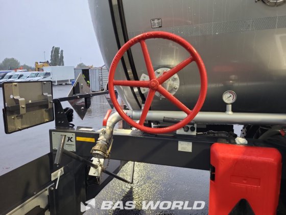 Kässbohrer 罐式半挂车