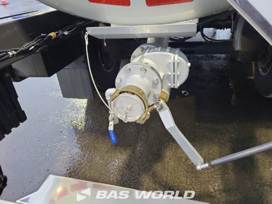 Kässbohrer 罐式半挂车