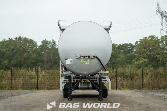 Kässbohrer 罐式半挂车