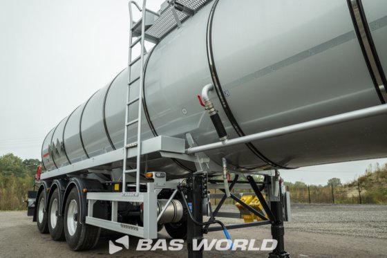 Kässbohrer 罐式半挂车