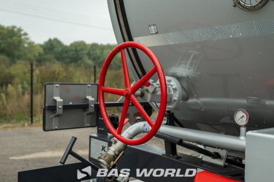 Kässbohrer 罐式半挂车