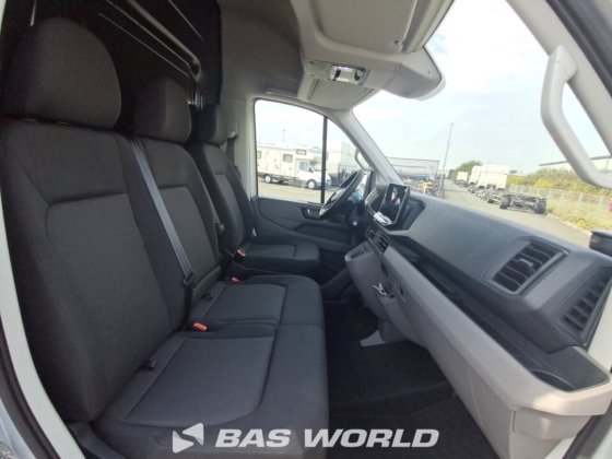 フォルクスワーゲン クラフター 177pk クローズドボックスバン