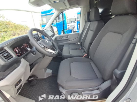 フォルクスワーゲン クラフター 177pk クローズドボックスバン