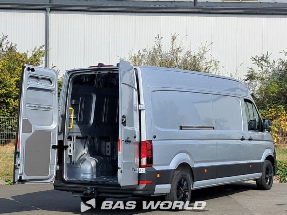 フォルクスワーゲン クラフター 177pk クローズドボックスバン