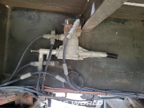 布罗休斯低装载半挂车