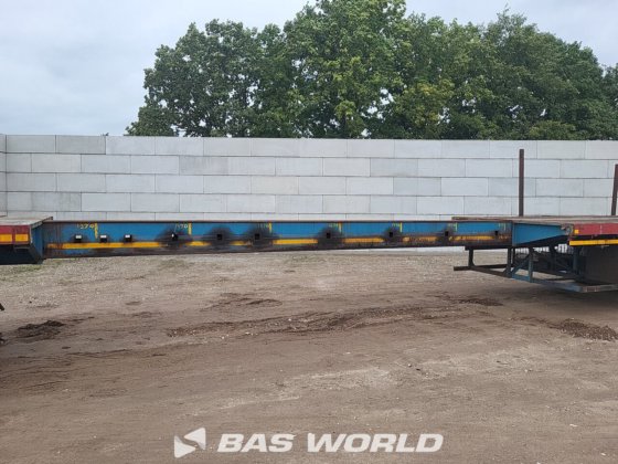 Nooteboom 低装载半挂车