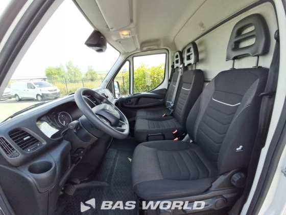 イヴェコ・デイリー 35S16 ボックスボディ