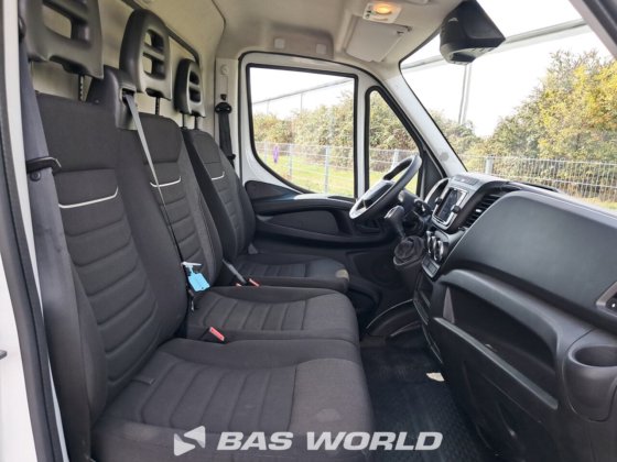 イヴェコ・デイリー 35S16 ボックスボディ