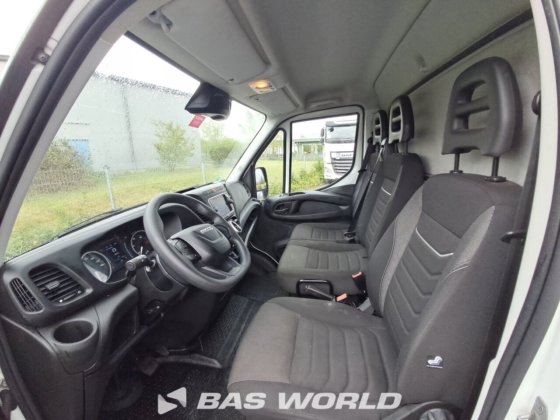 イヴェコ・デイリー 35C16 ボックスボディ