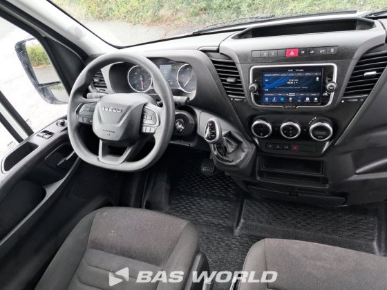 イヴェコ・デイリー 35C16 ボックスボディ