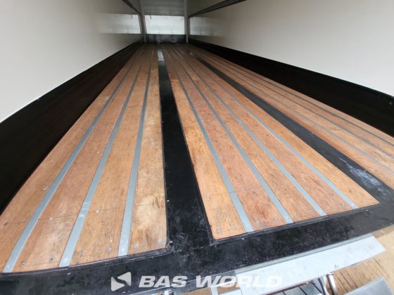 System Trailers 封闭箱式半拖车