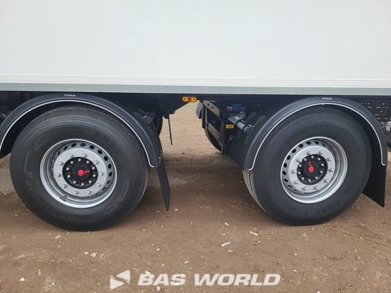 System Trailers 封闭箱式半拖车