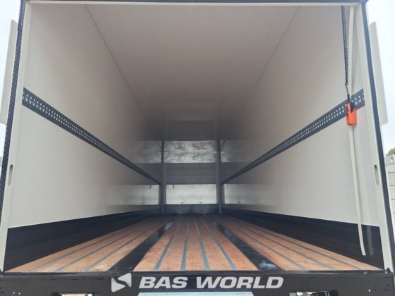 System Trailers 封闭箱式半拖车