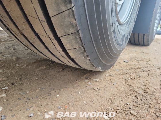 System Trailers 封闭箱式半拖车