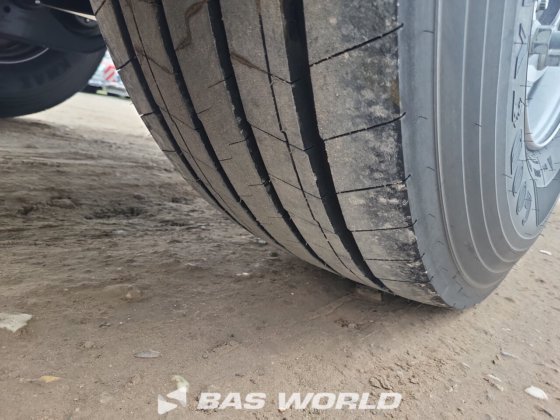 System Trailers 封闭箱式半拖车