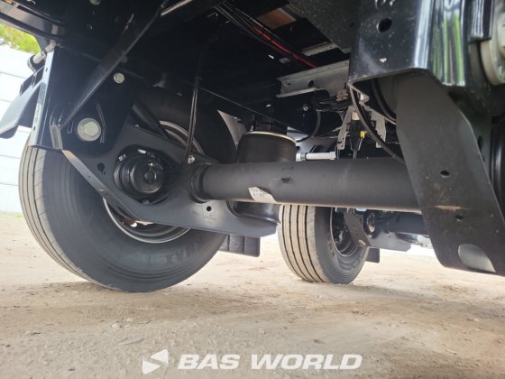 System Trailers 封闭箱式半拖车