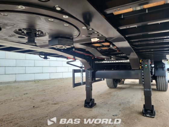 System Trailers 封闭箱式半拖车