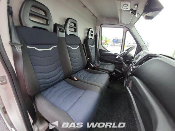 イヴェコ・デイリー 35S14 クローズド・ボックス・バン