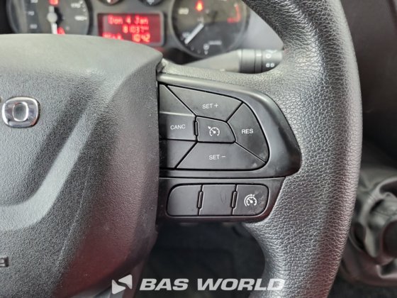 イヴェコ・デイリー 35S14 クローズド・ボックス・バン