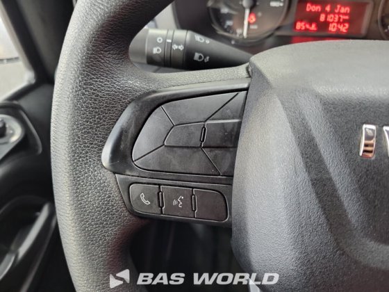 イヴェコ・デイリー 35S14 クローズド・ボックス・バン