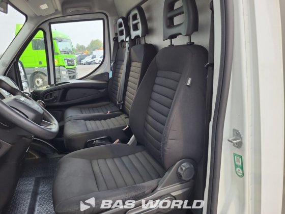 イヴェコ・デイリー 35C16 ボックスボディ