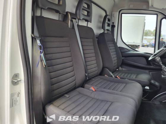 イヴェコ・デイリー 35C16 ボックスボディ